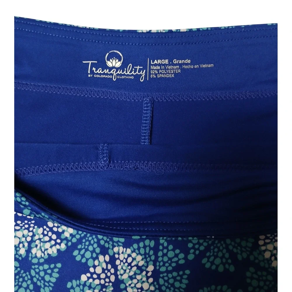 Tranquility by Colorado Clothing Blue Floral Medallion Active Skort Large